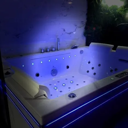 Krystalisya Room Suite Spa Privatif Sauna Jacuzzi Siege Massant Marseille Exterior photo