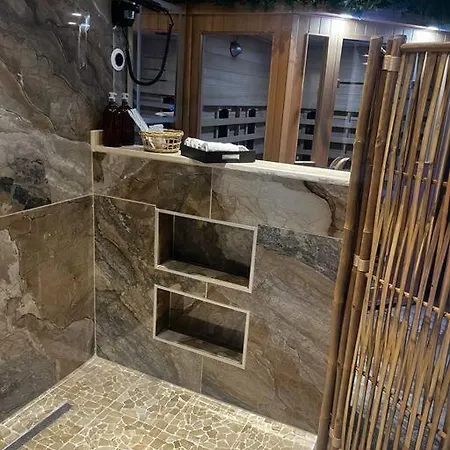 Krystalisya Room Suite Spa Privatif Sauna Jacuzzi Siege Massant Marseille Exterior photo