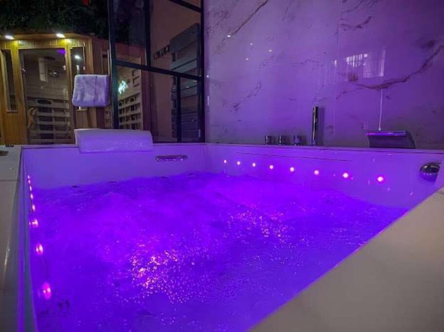 Krystalisya Privatif Sauna Jacuzzi Siege Massant Marseille