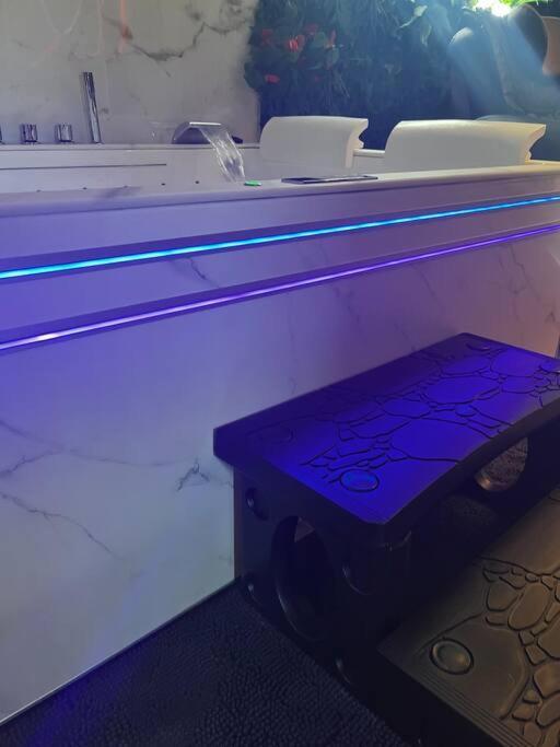 Apartment Krystalisya Privatif Sauna Jacuzzi Siege Massant