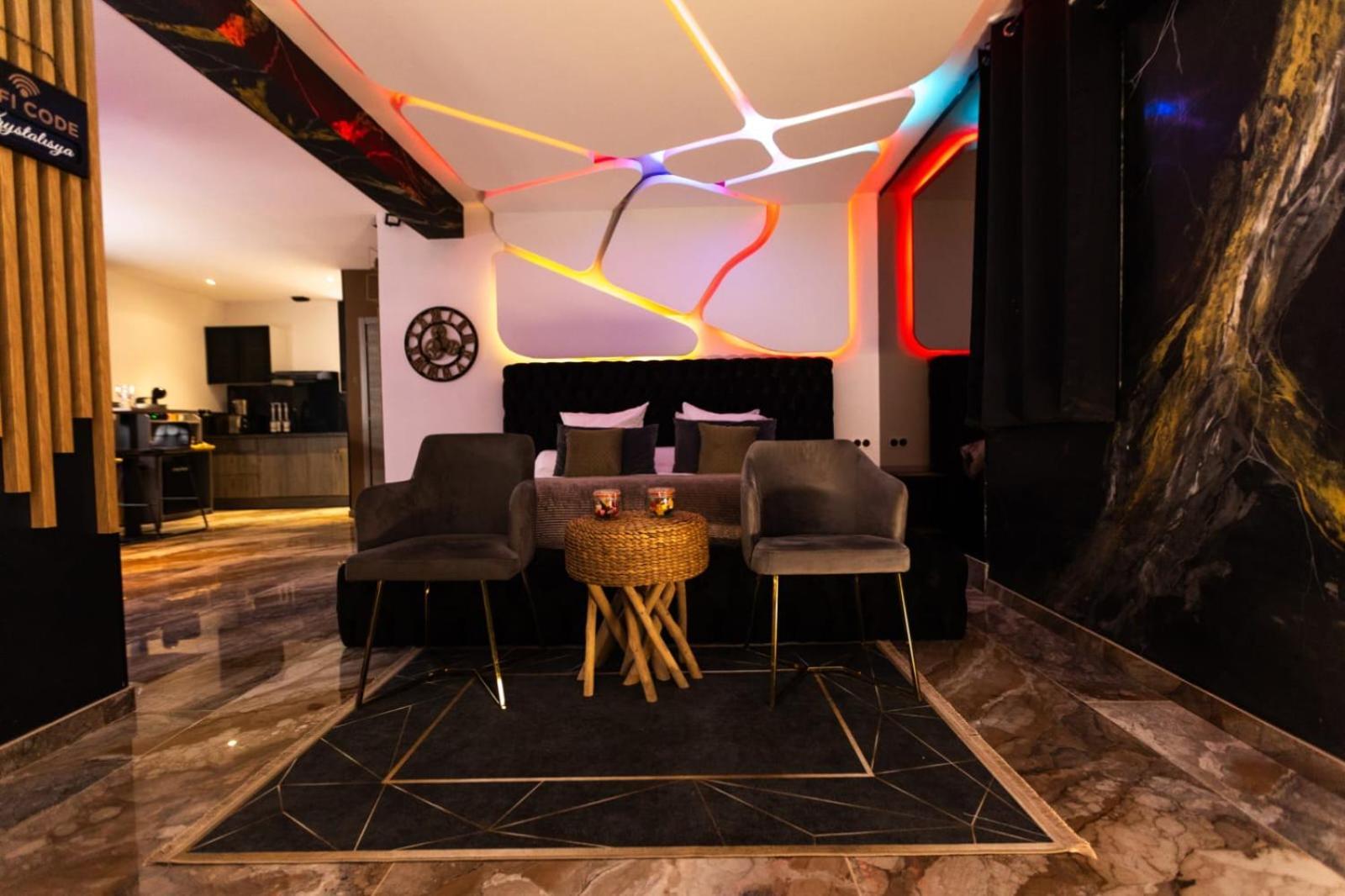 Krystalisya Privatif Sauna Jacuzzi Siege Massant Apartment