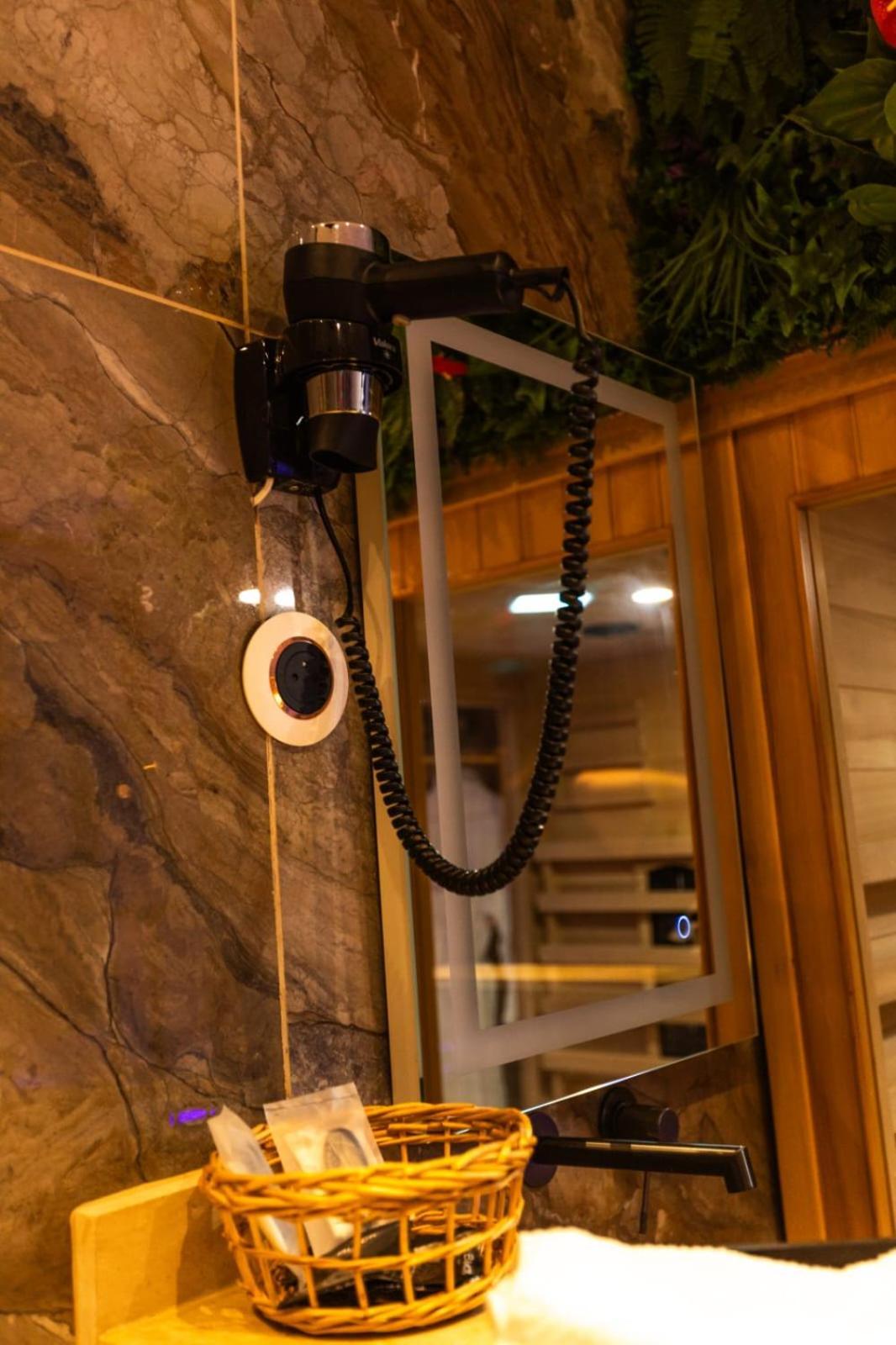 Apartment Krystalisya Privatif Sauna Jacuzzi Siege Massant