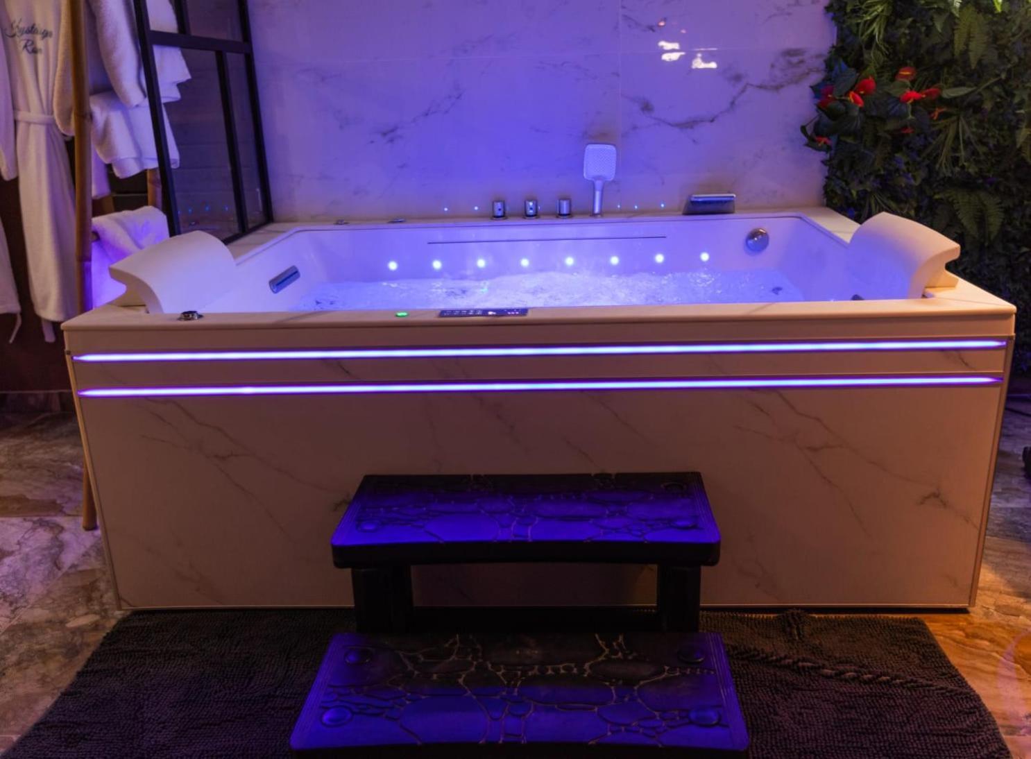 Krystalisya Privatif Sauna Jacuzzi Siege Massant Apartment *