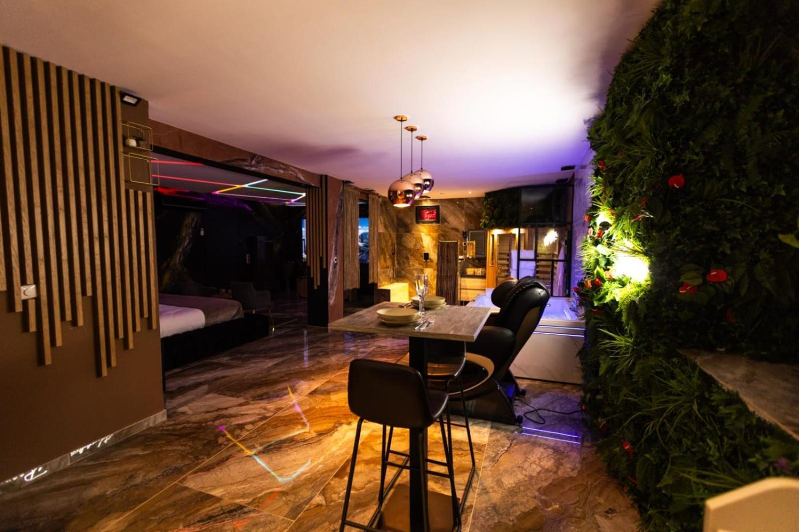 Apartment Krystalisya Privatif Sauna Jacuzzi Siege Massant Marseille
